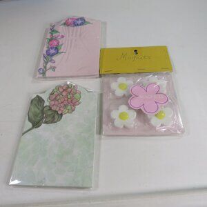 Floral (2) Notepads and 4 Daisy Magnets